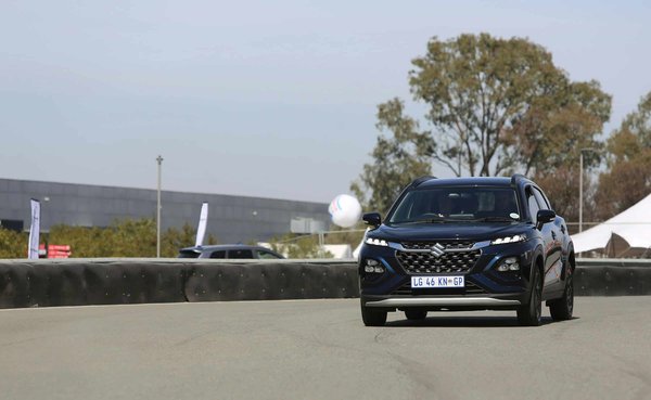 How to Fit a Roll Bar in a Convertible Porsche Boxster S for Enhanced Safety?